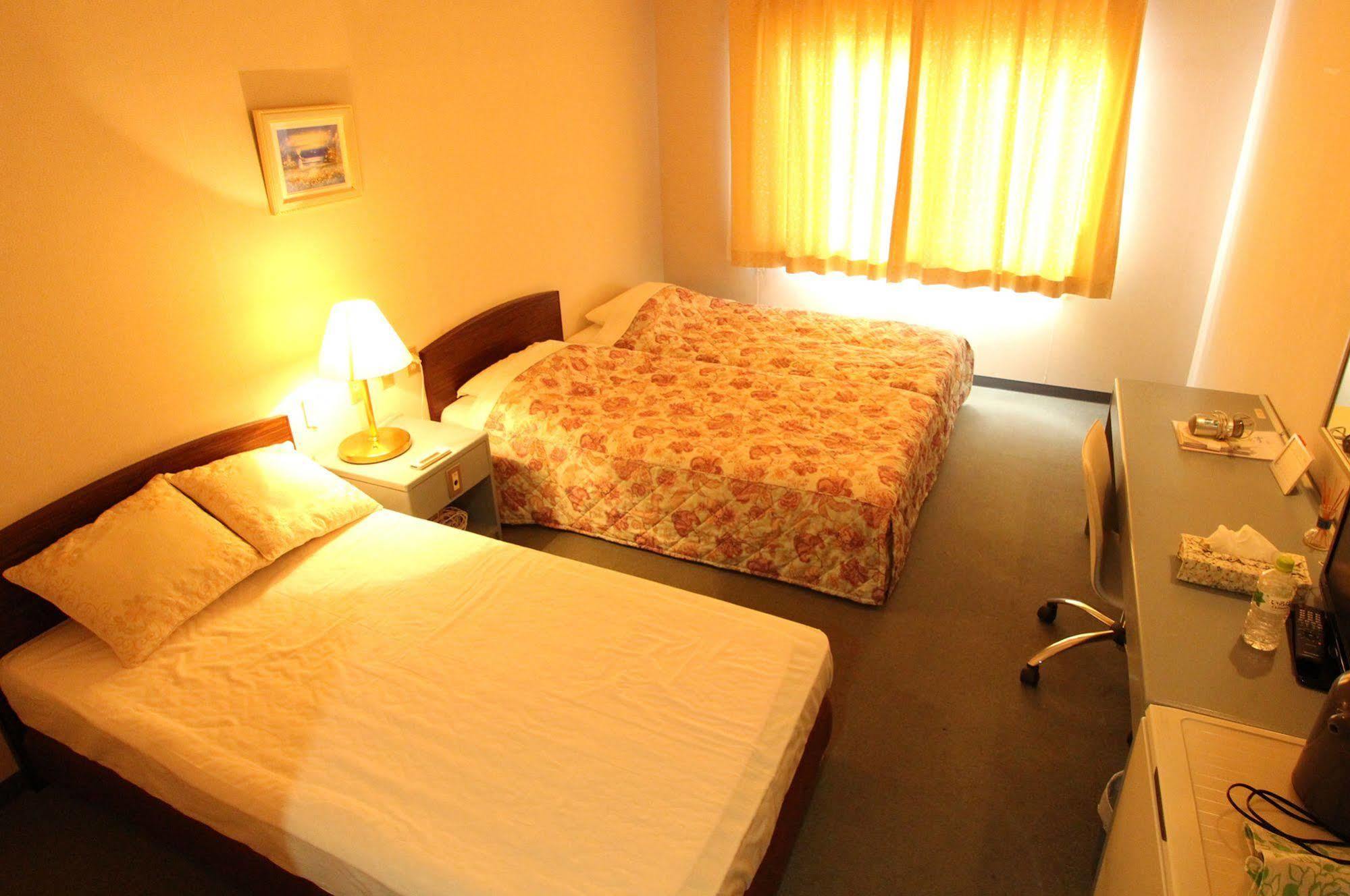 Pension Moon Villa Onna Esterno foto